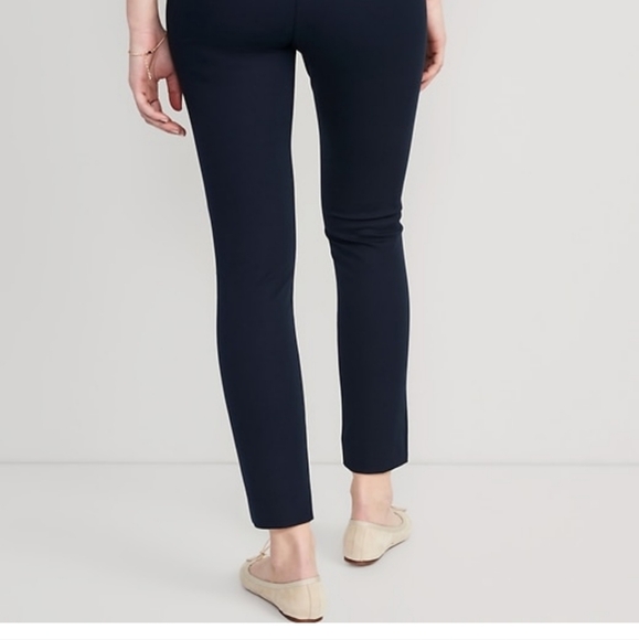NWT OLD NAVY HIGH WAIST PIXIE SKINNY ANKLE. NAVY 8 - Picture 3 of 10
